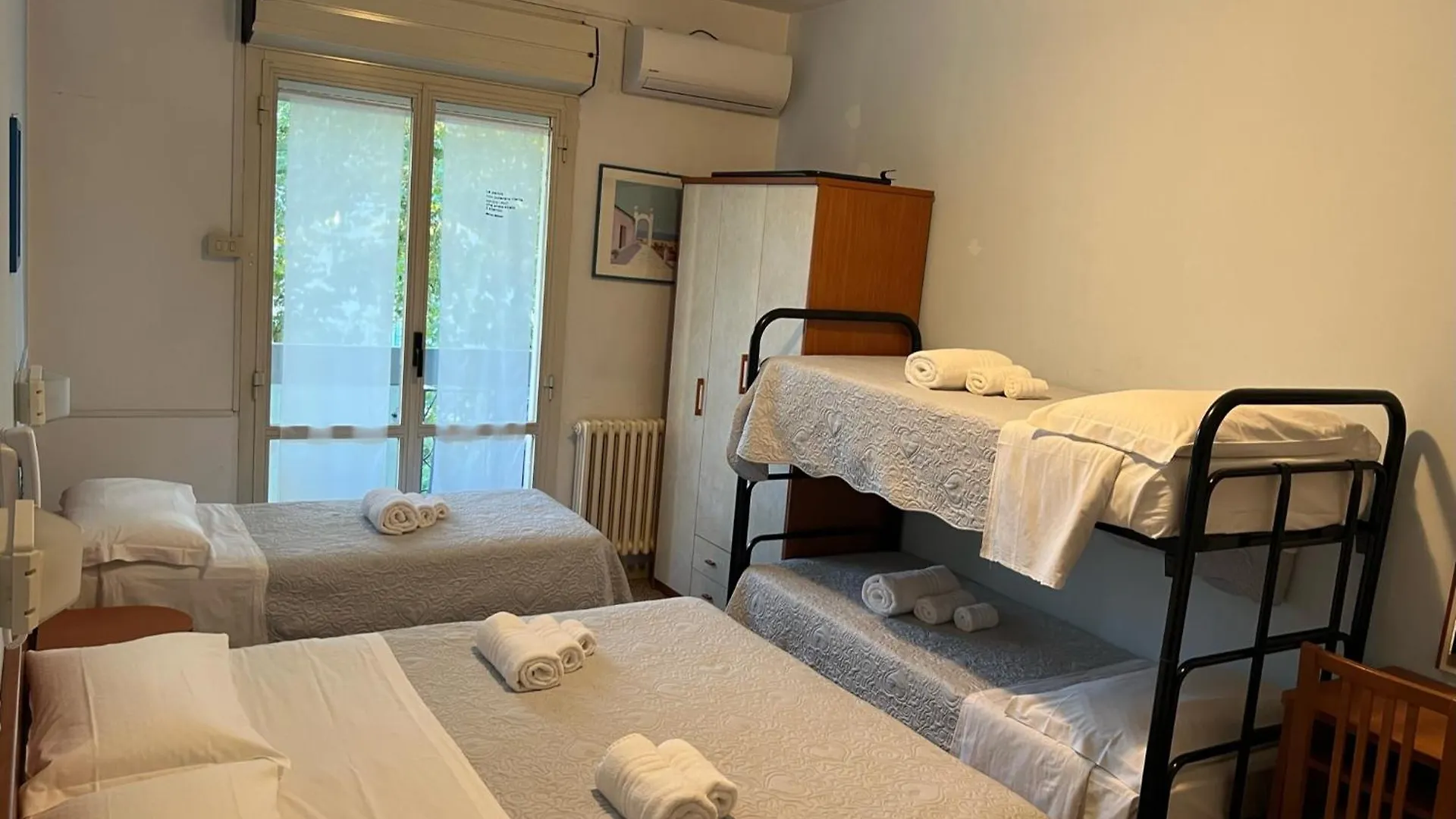 Hotel Morri - Il Biblihotel Riccione