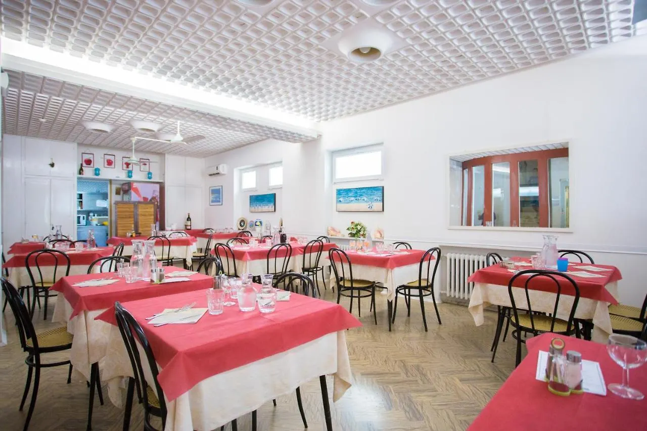 Hotel Morri - Il Biblihotel Riccione