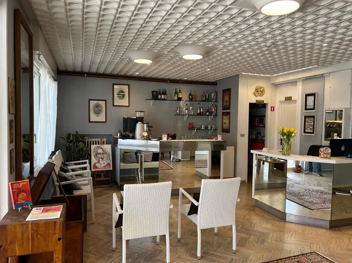Hotel Morri - Il Biblihotel Riccione