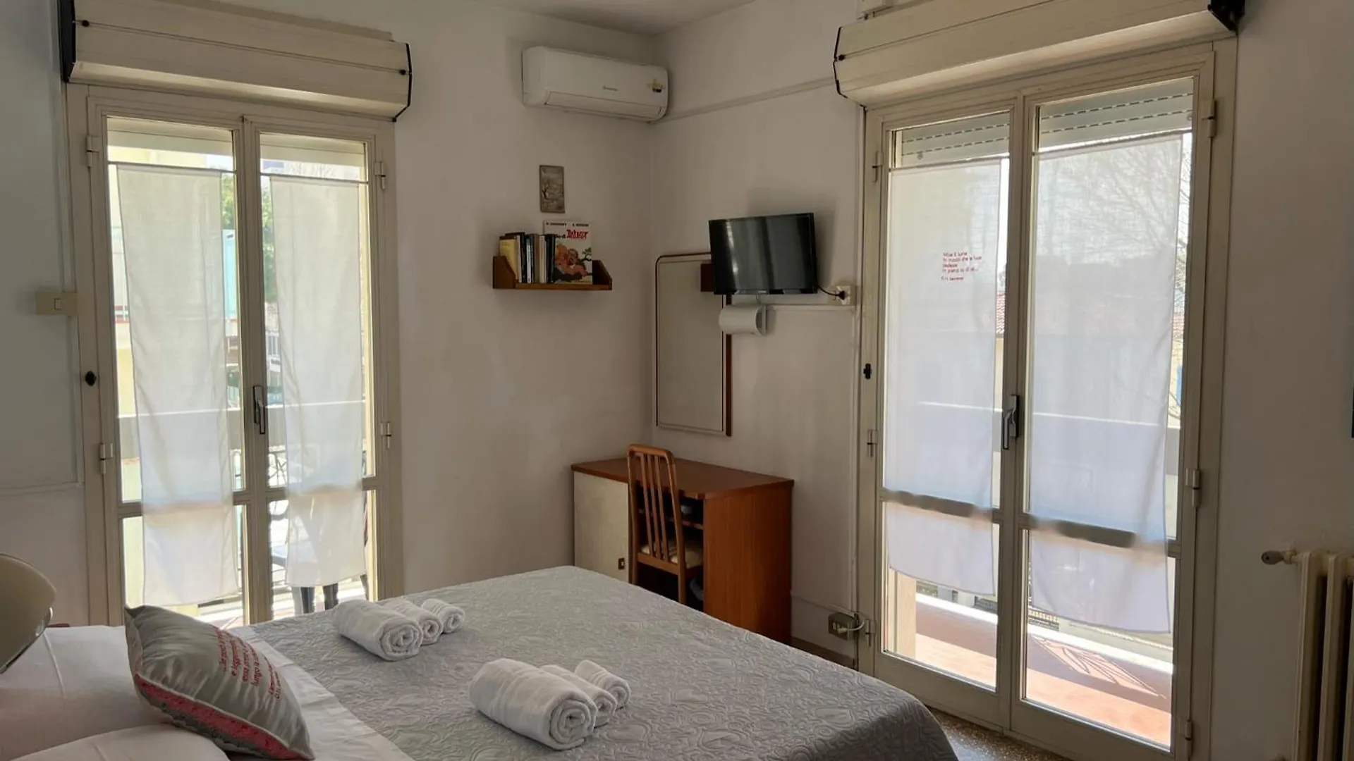 Hotel Morri - Il Biblihotel Riccione