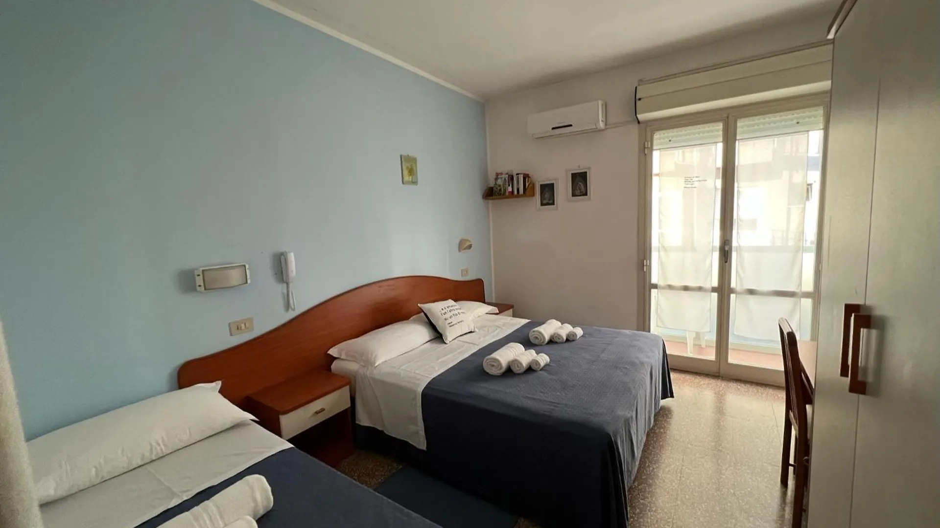 Hotel Morri - Il Biblihotel Riccione