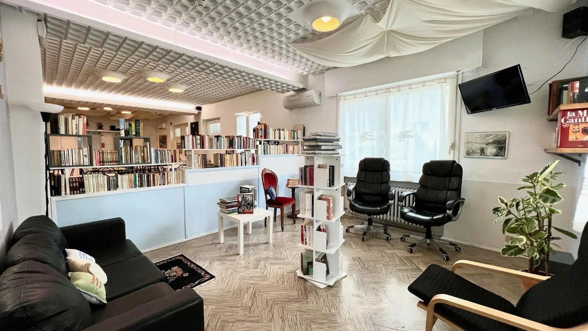 Hotel Morri - Il Biblihotel Riccione
