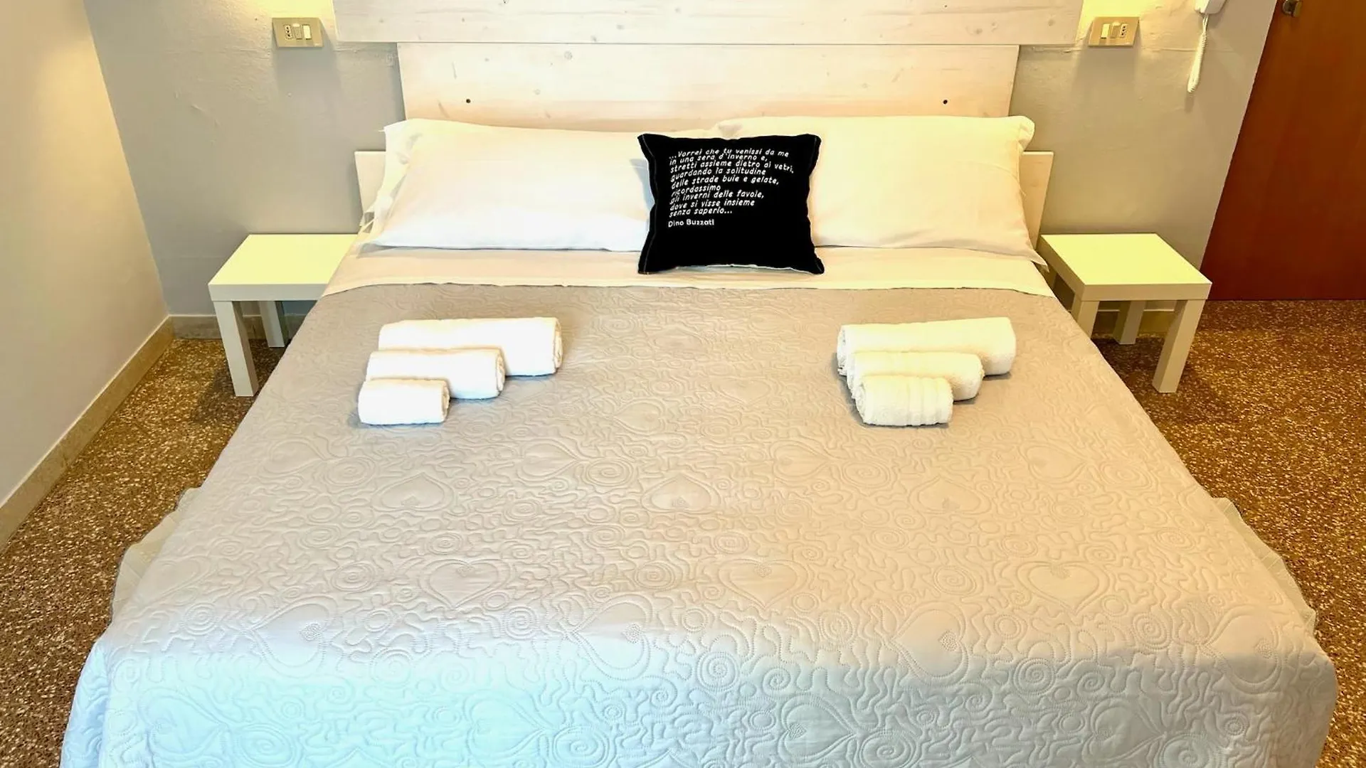 Hotel Morri - Il Biblihotel Riccione