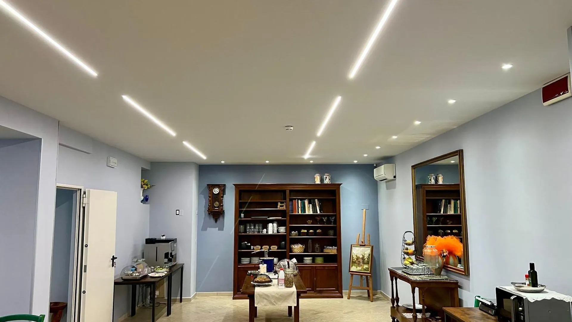 **  Hotel Morri - Il Biblihotel Riccione Italy