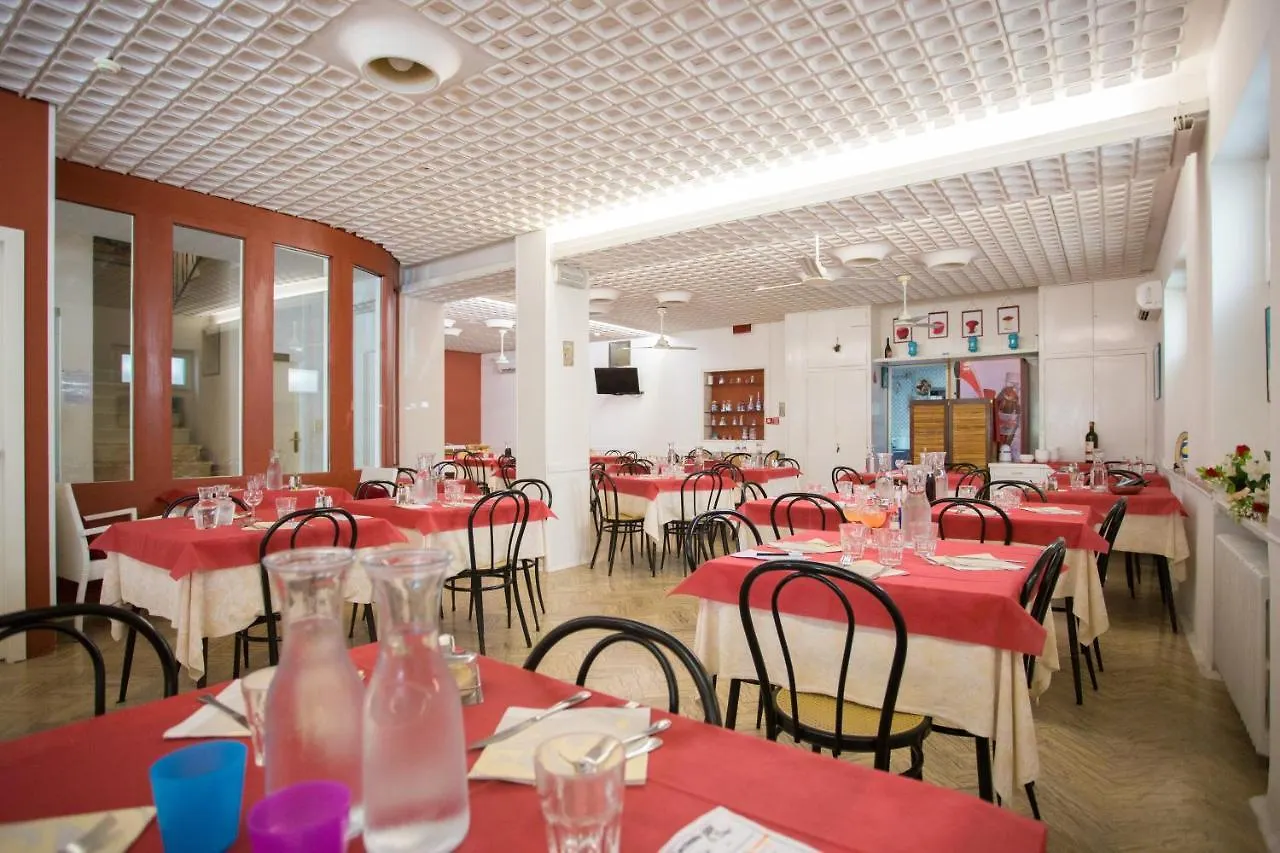 Hotel Morri - Il Biblihotel 리치오네